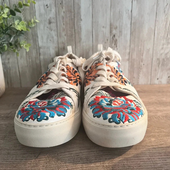 J/Slides Embroidered Floral Sneakers - Picture 6 of 6